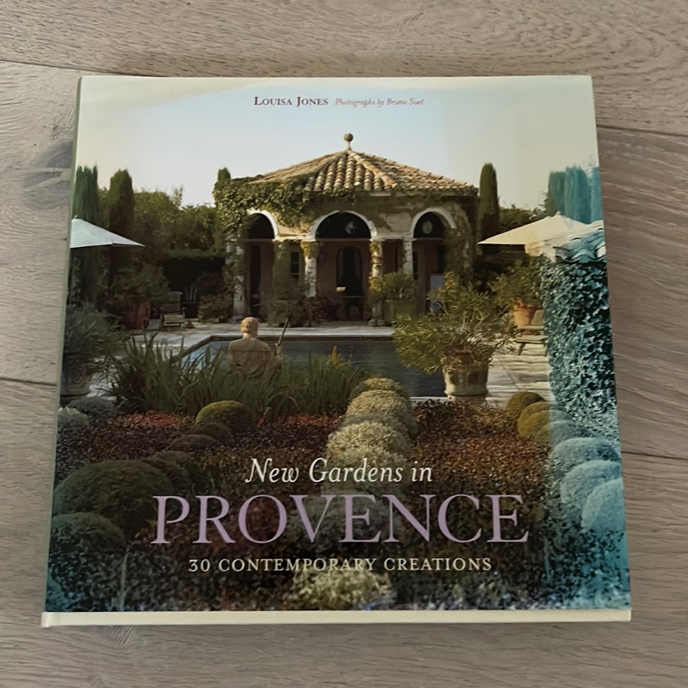 New gardens in Provence coffee table book